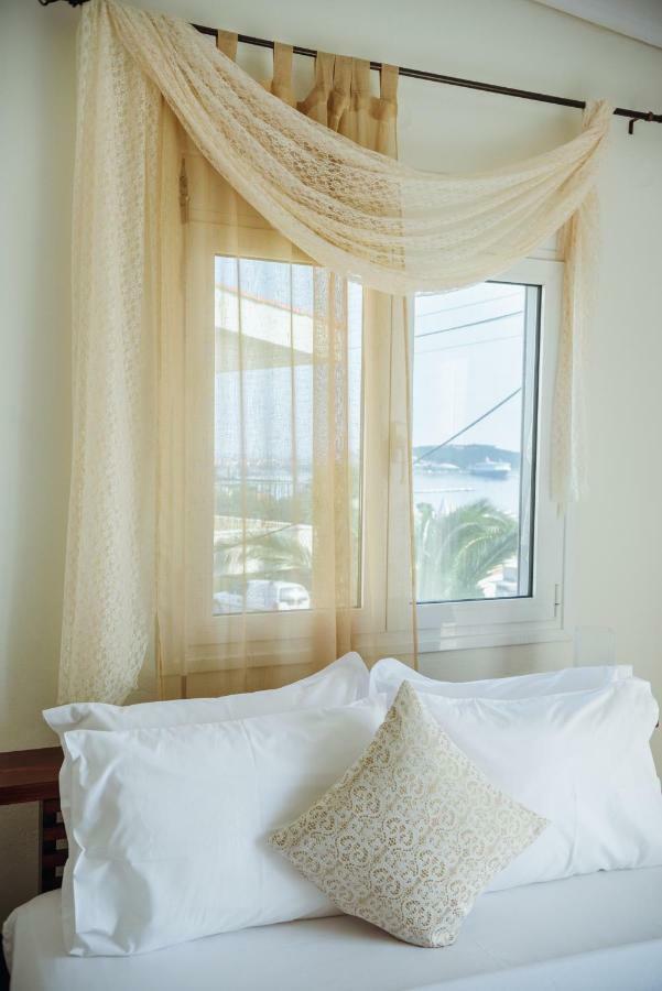 Akadimia Luxury Apartment Mytilene Exterior photo