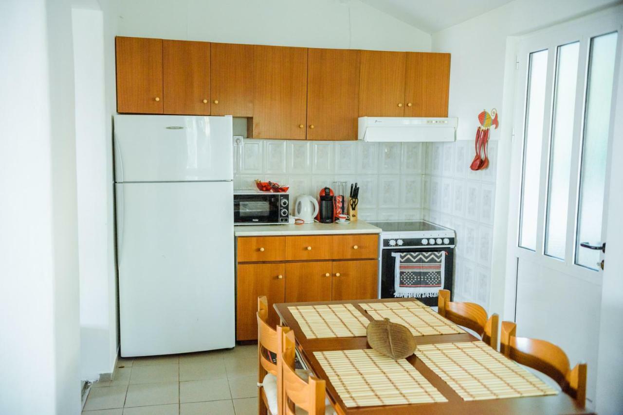 Akadimia Luxury Apartment Mytilene Exterior photo